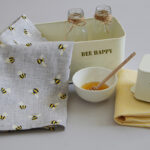 Set Of 2 Tea Towels – Bee Design